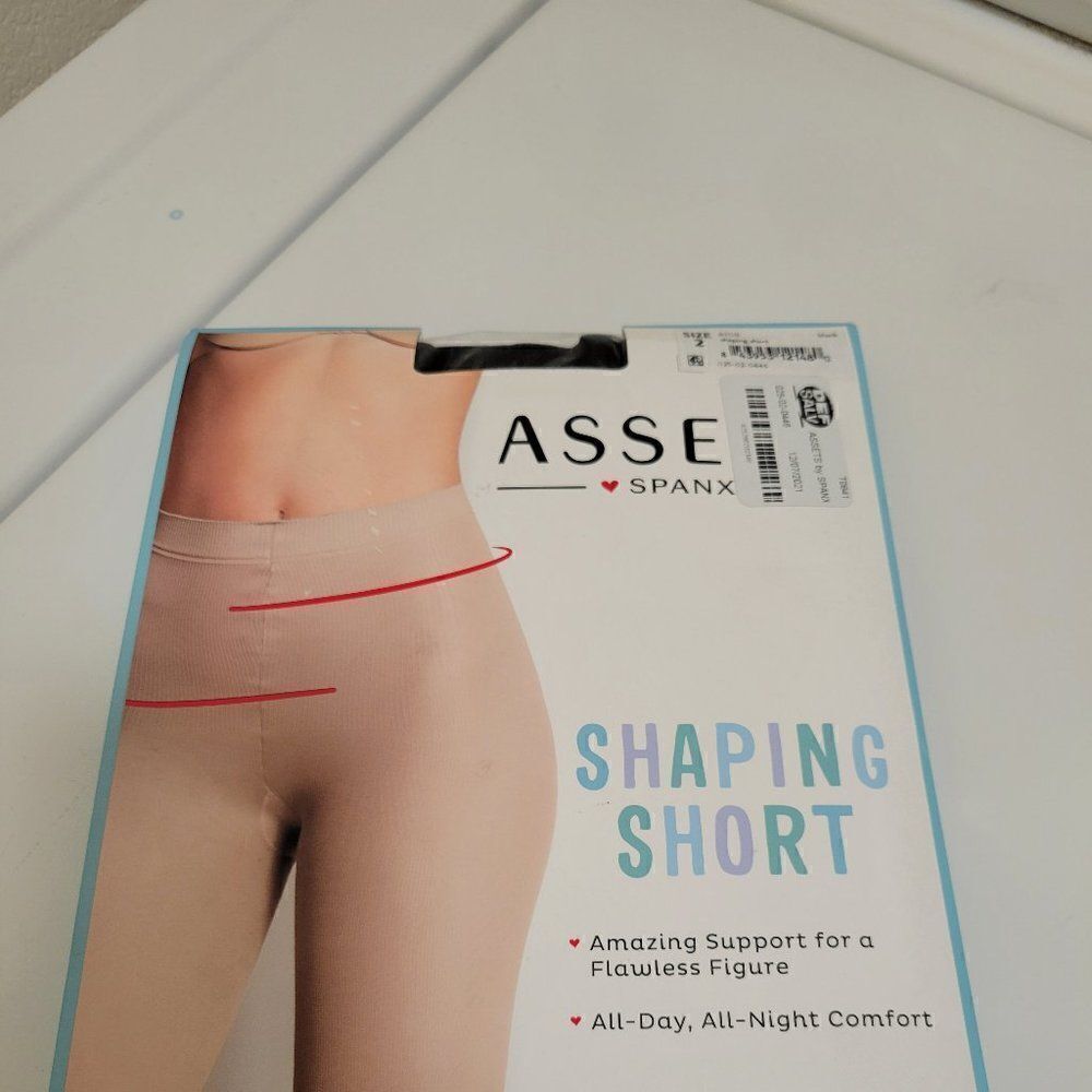SPANX High Rise  Seamless Shorts Mid Thigh size 2‎